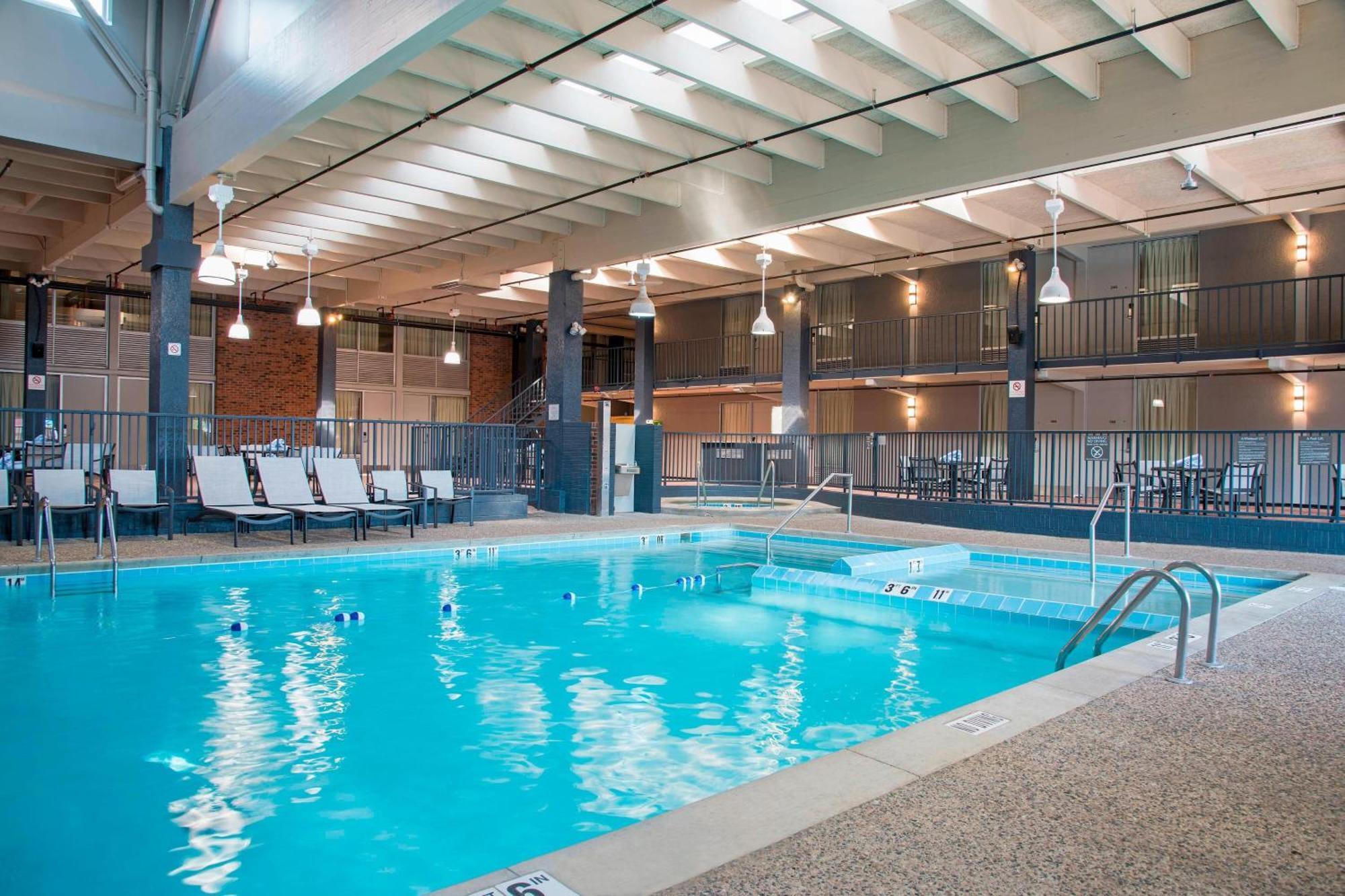Sonesta Hotel Grand Rapids Airport Kentwood Bagian luar foto