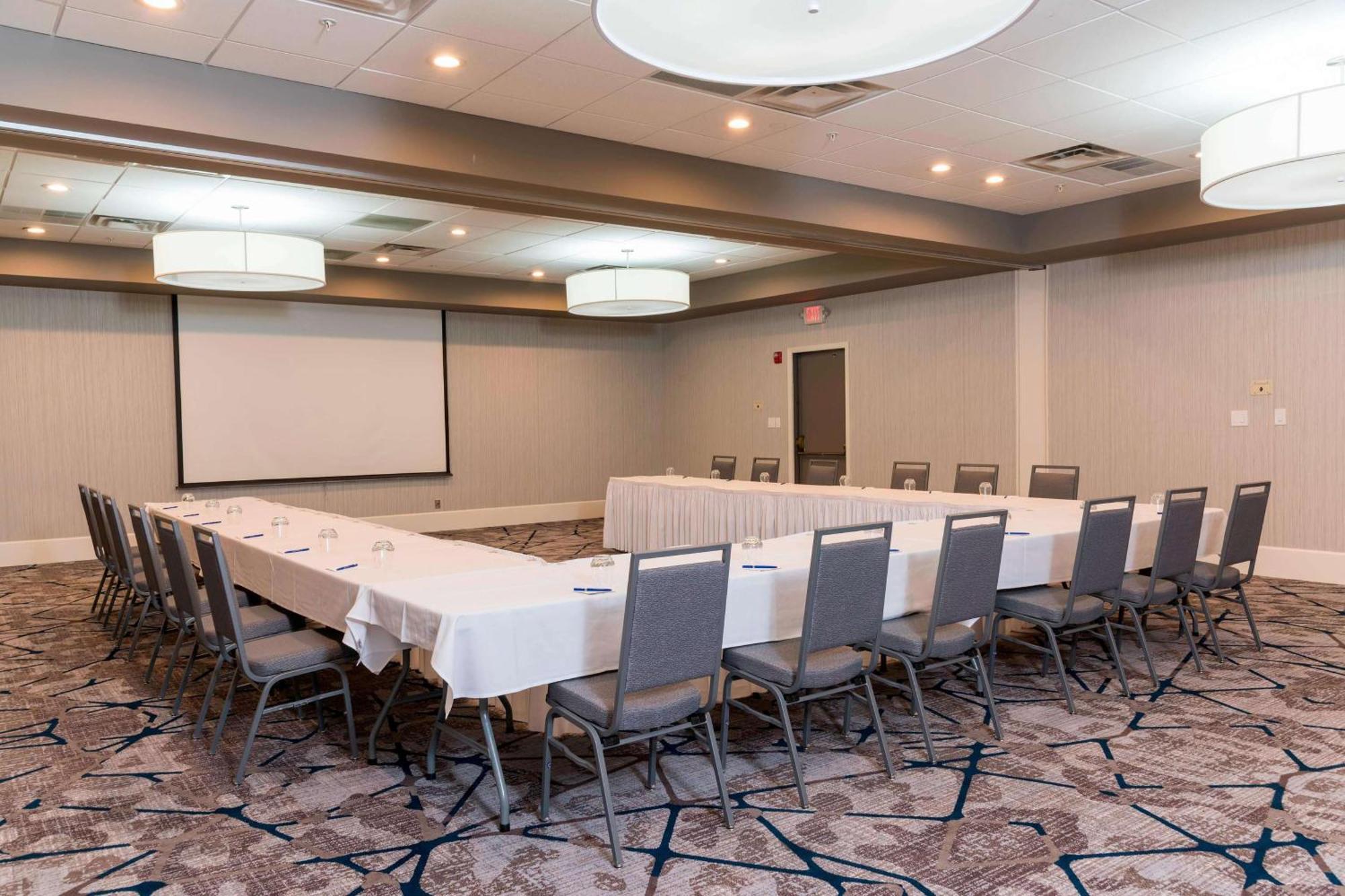 Sonesta Hotel Grand Rapids Airport Kentwood Bagian luar foto