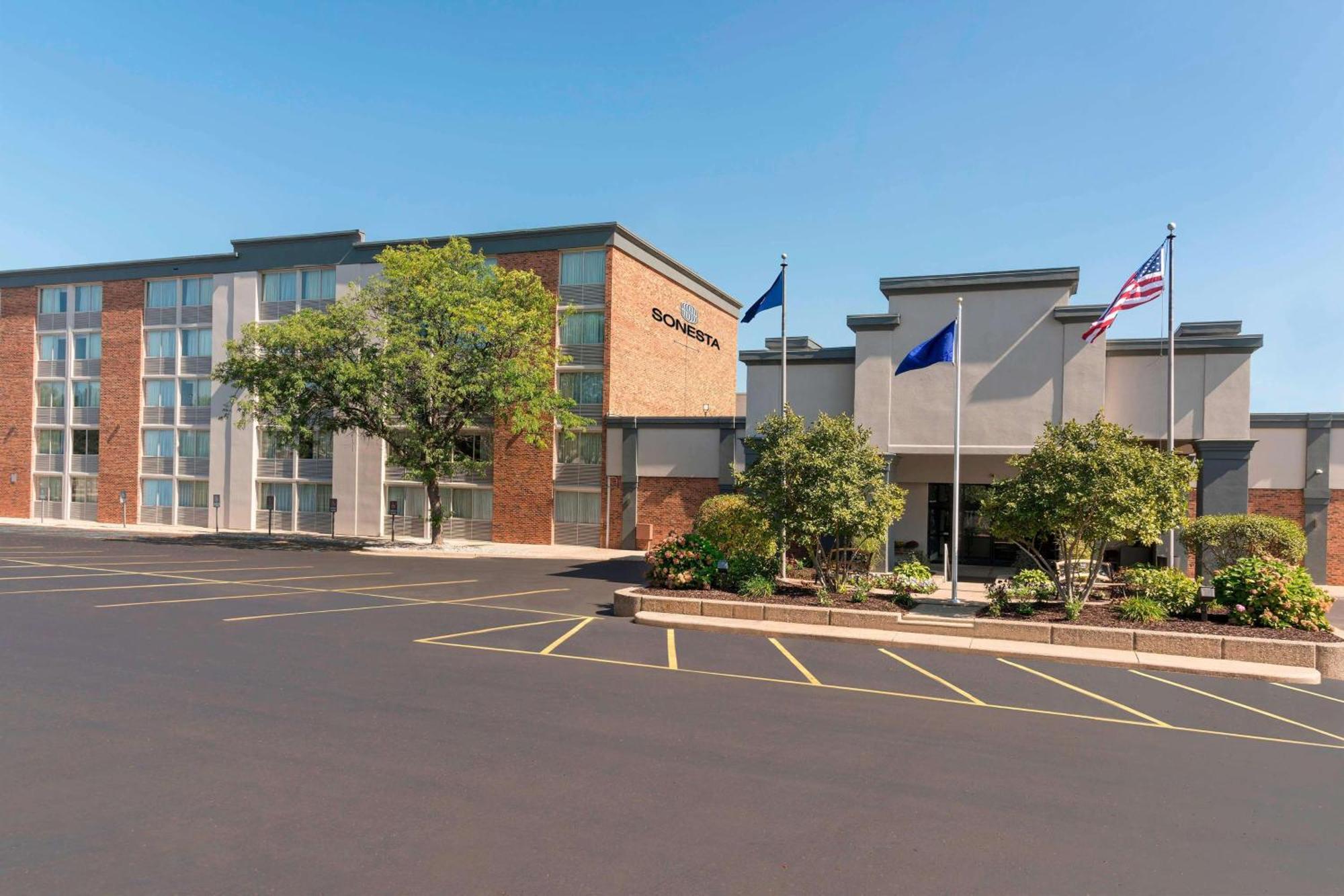 Sonesta Hotel Grand Rapids Airport Kentwood Bagian luar foto